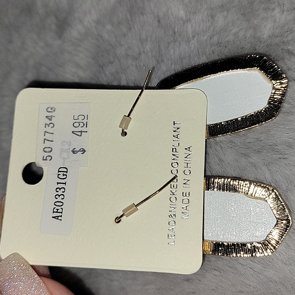 NEW Plaid earrings black/white - Picture 2 of 3